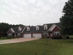 Building Photo - 9761 E Plentywood Rd