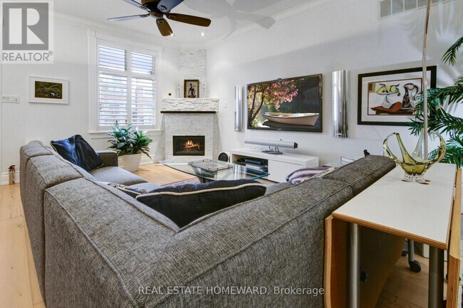 Photo du bâtiment - 55 Woodbine Ave