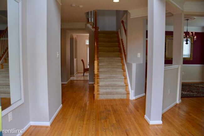 Building Photo - 42928 Cattail Meadows Pl