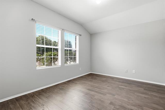 Foto del edificio - 652 Lincoln Ave