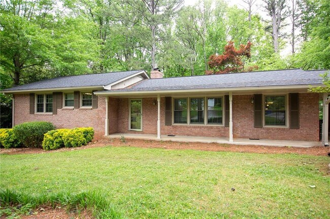 Building Photo - 2852 Talisman Ct NE