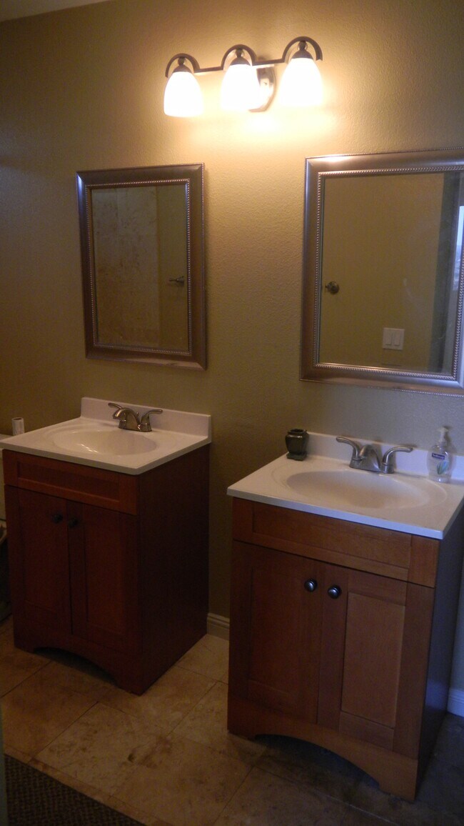 Building Photo - 11405 Affinity Ct