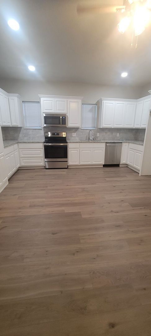 Foto del edificio - Gorgeous Garage Apartment!