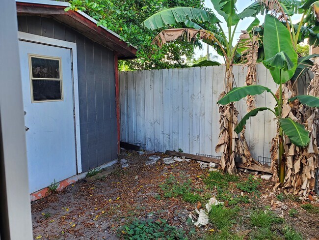 Building Photo - 4930 NW 85th Ter