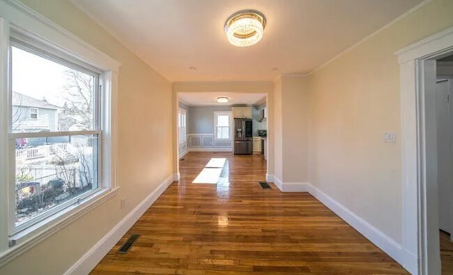 Foto del edificio - 14 Woodbine Rd