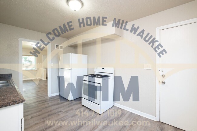 Building Photo - Welcome Home to this Charming 2 Bedroom 1 ...