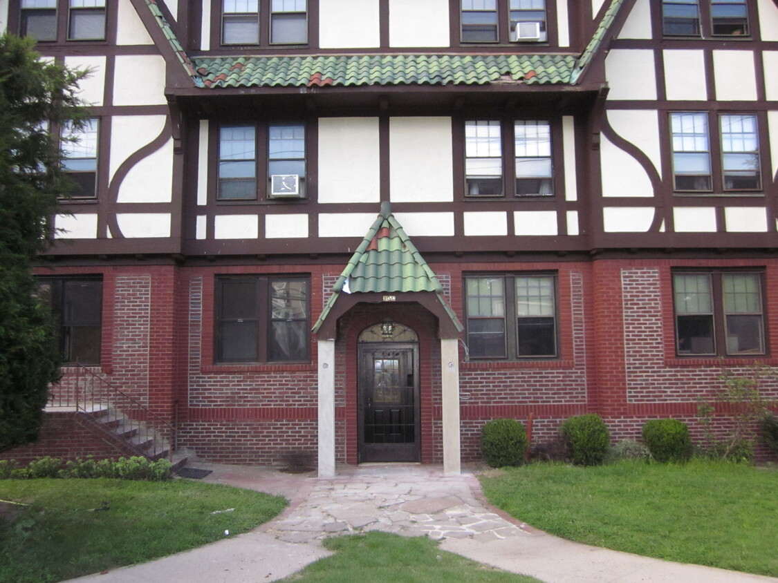 Foto principal - 159 Main St