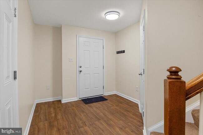 Foto del edificio - 8329 Autumn Crest Ln