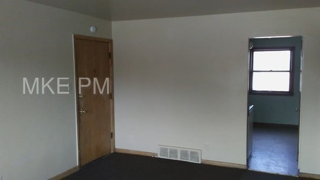 Building Photo - 8702 W Capitol Dr