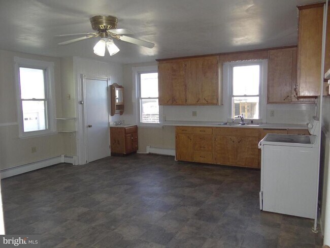 Foto del edificio - 210 Twin County Rd