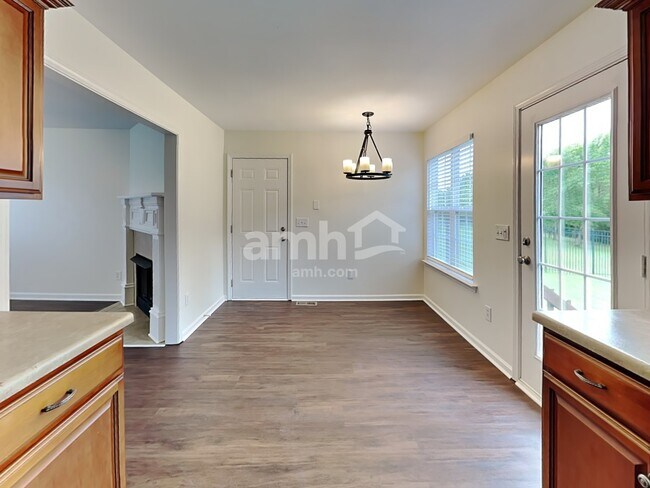 Building Photo - 5235 Cloister Dr