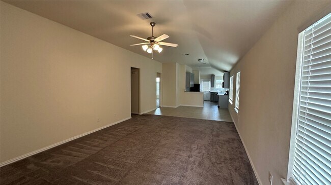 Foto del edificio - 17777 Lionheart Rd