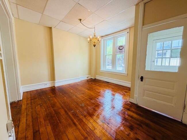 Foto del edificio - 560 Manor St