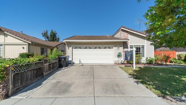 Building Photo - 4940 Friar Ave