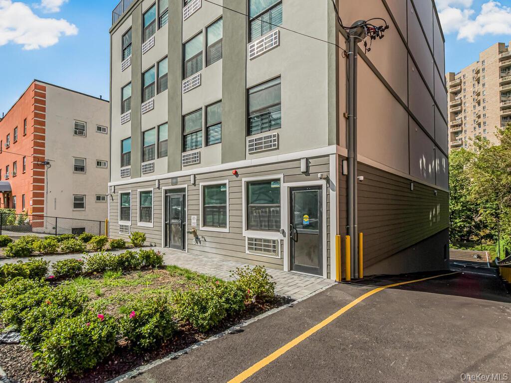 Foto del edificio - 409 Warburton Ave
