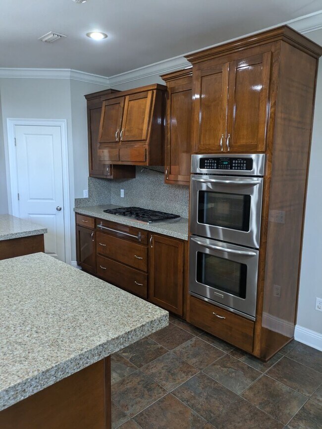 Building Photo - Hunter Ridge Subdivision!