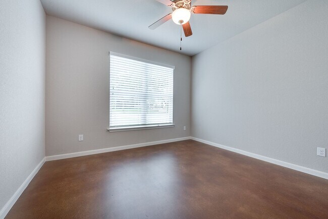 Foto del edificio - 2539 Rogers Ave
