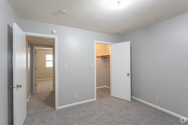 3BR, 2BA - 1100 SF - Keeneland Downs