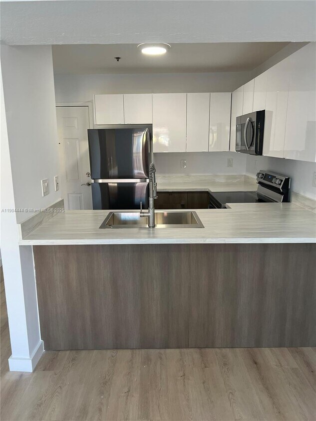 Foto principal - 9720 SW 184th St