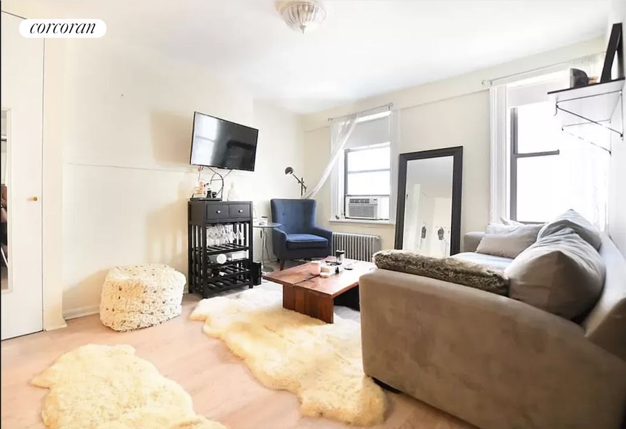Foto del edificio - 434 E 11th St