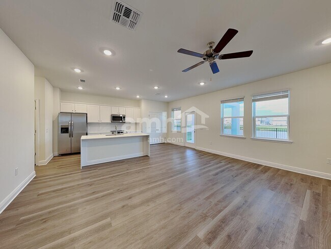 Foto del edificio - 5964 Sycamore Pl St