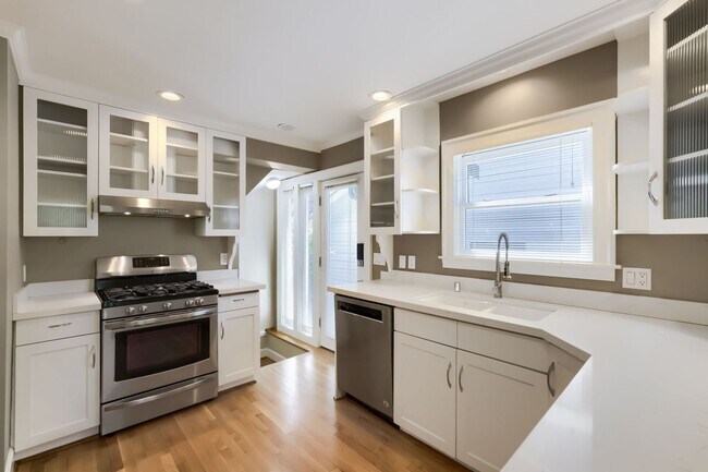 Foto del edificio - West Seattle Home