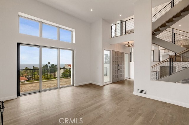 Building Photo - 1253 Vía Landeta