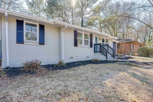 Building Photo - 2815 Mitchell Dr