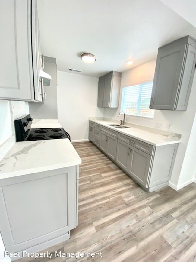 Building Photo - 3 br, 2 bath House - 3456 East Ave