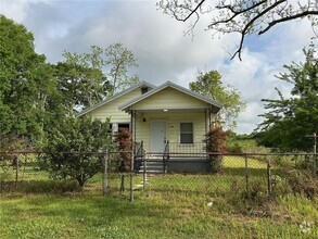 Building Photo - 406 6th Ave