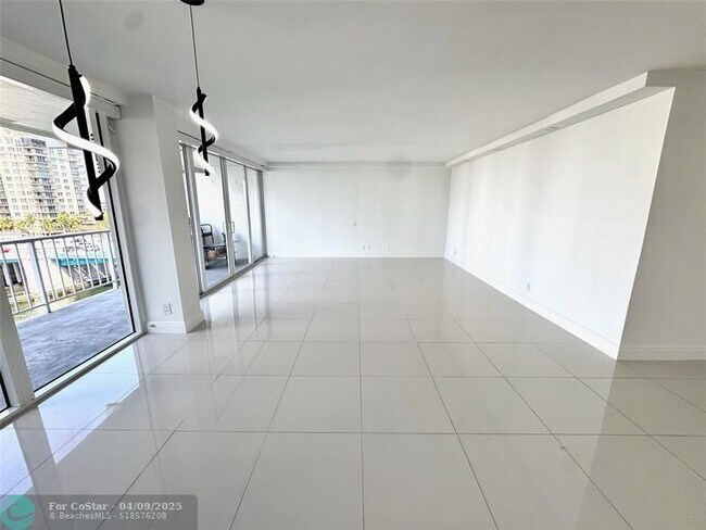 Foto del edificio - 2800 E Sunrise Blvd