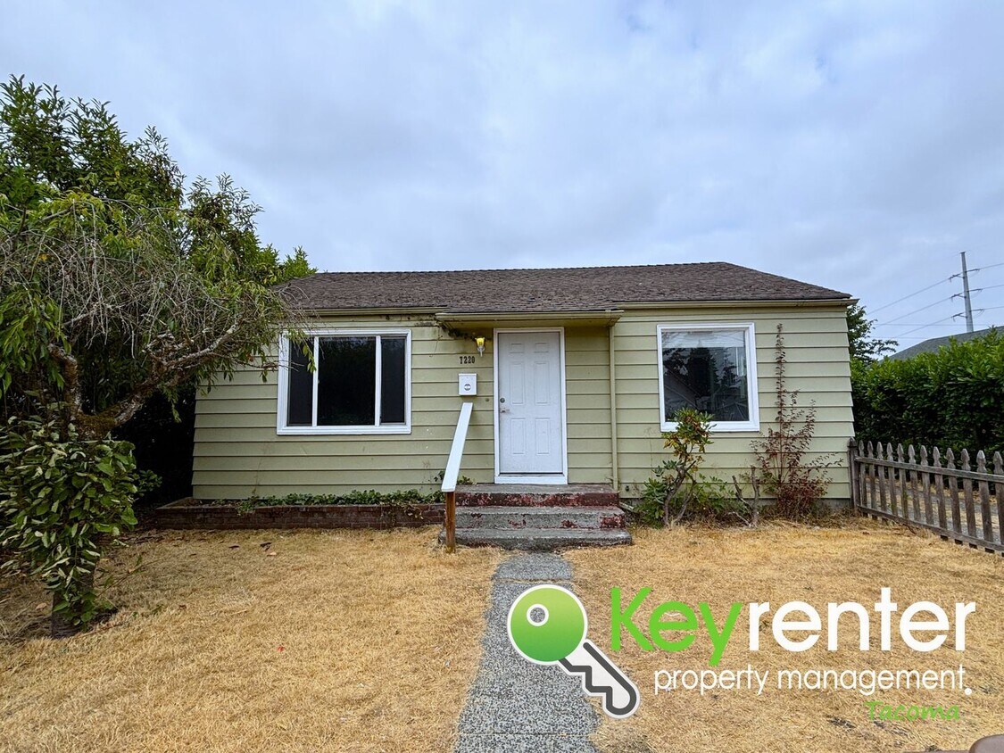 Foto principal - 4 Bedroom 2 Bathroom Tacoma Rental with Ga...