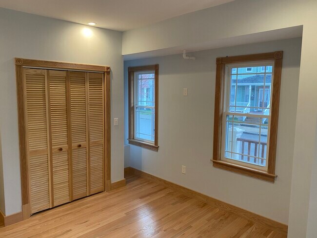 Building Photo - 28 Tolman St