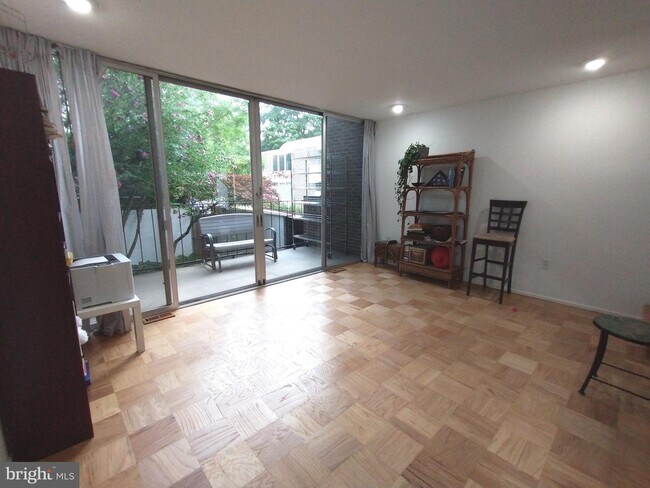 Foto del edificio - 385 O St SW