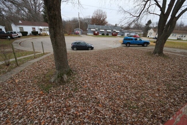 Building Photo - 110, 112 Argyle Ct., Burlington, IA 52601