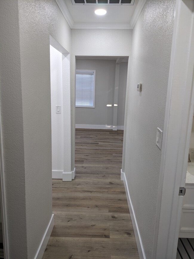 Foto del edificio - 3318 W 157th St