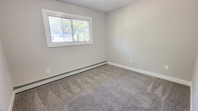 Building Photo - 5661 Quincy St