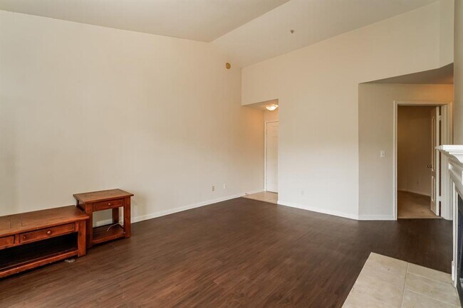 Foto del edificio - 6000-8 Shepherd Mountain Cove
