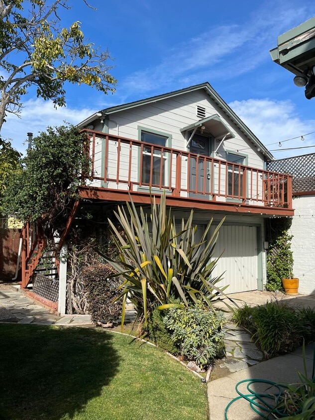 1112 Ave Unit A, Burlingame, CA 94010 Room for Rent in