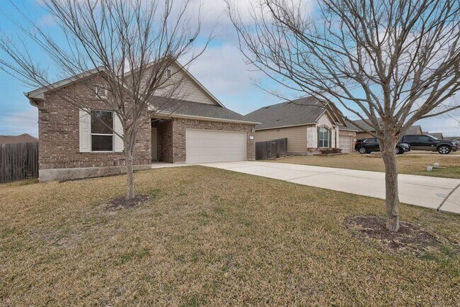 Foto del edificio - 131 Connor Elkins Dr