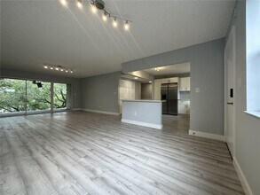 Building Photo - 601 Ives Dairy Rd