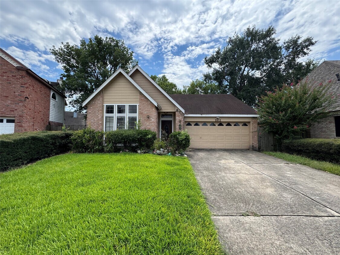 Foto principal - 1511 Ridgebriar Dr