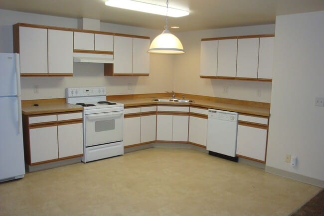 Building Photo - 2 Bedroom, 2 Bath Duplex in the heart of R...