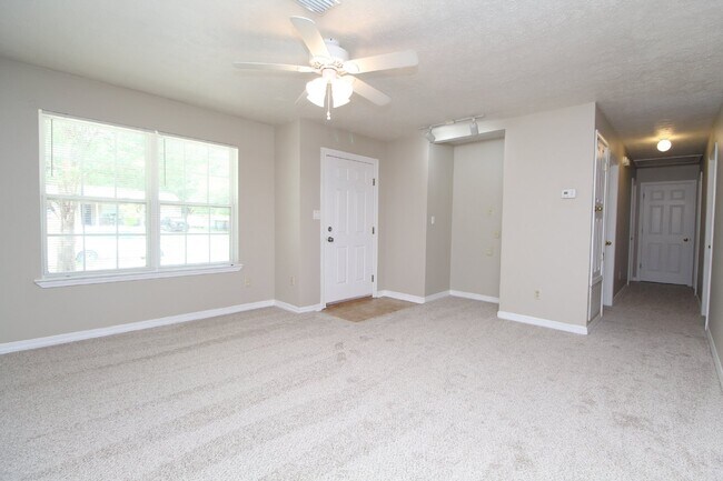 Building Photo - Updated 3/1 patio home in Milton