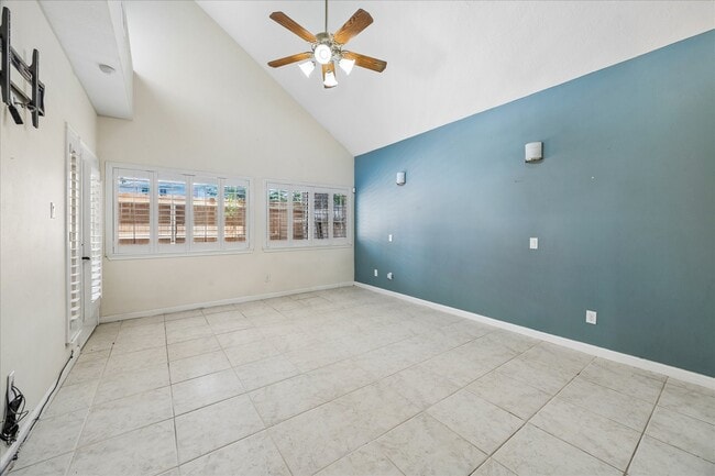 Building Photo - 14638 S Hearthstone Green Dr