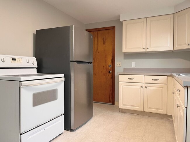 Foto del edificio - 424 Springville Ave