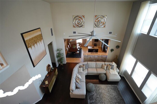 Foto del edificio - 3221 Pearlman Dr