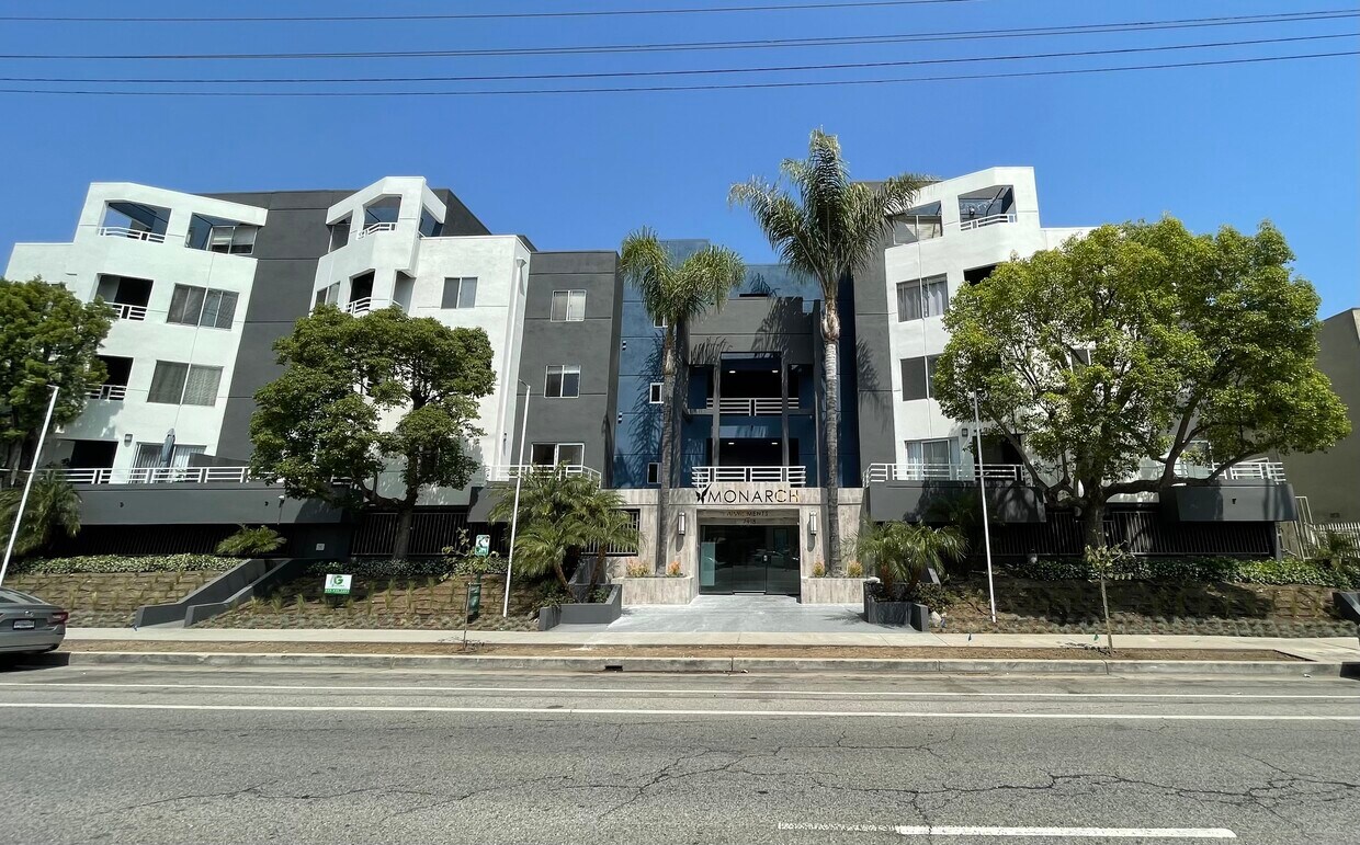 Monarch Apartments in Reseda, CA