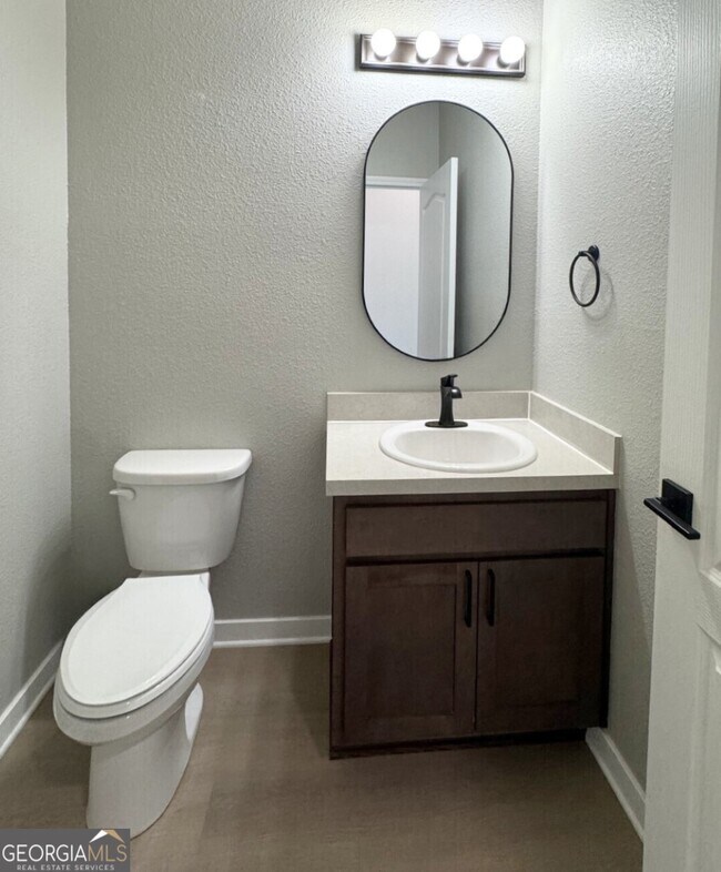 Foto del edificio - 164 Ashwood Cir