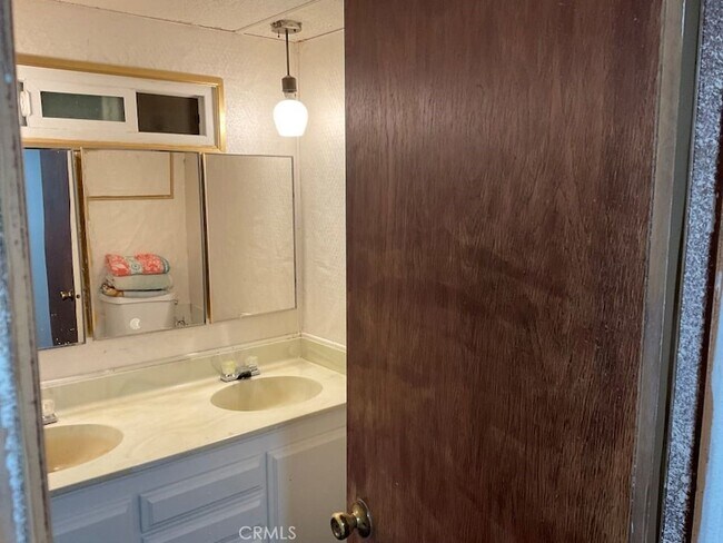 Foto del edificio - 15678 Avion Ln